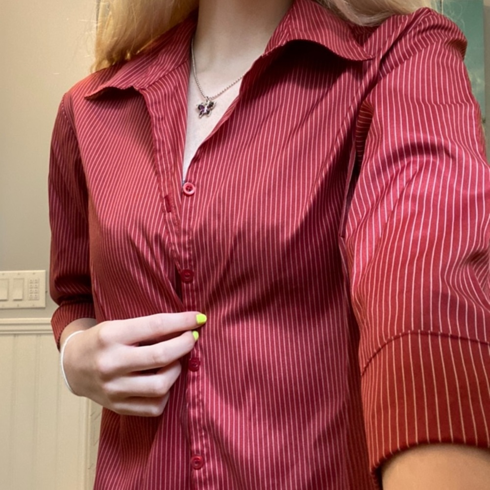 DCC MISSY RED STRIPED STRETCH BUTTON DOWN